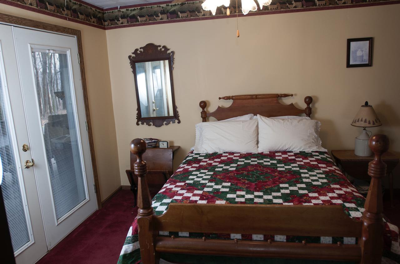 Locust Brook Lodge Батлер Экстерьер фото
